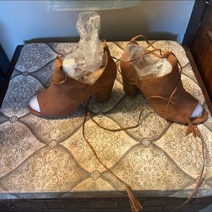 Beautiful summer sandals. Worn twice.